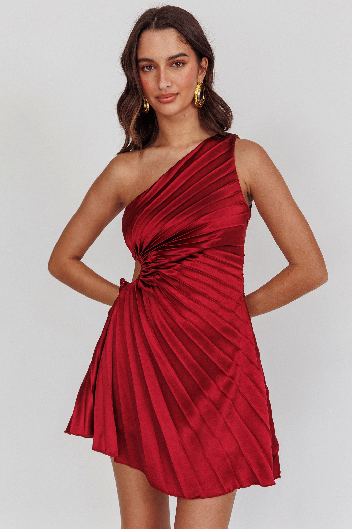 Glow Ray One-Shoulder Pleat Dress Wine by Selfie Leslie Australia