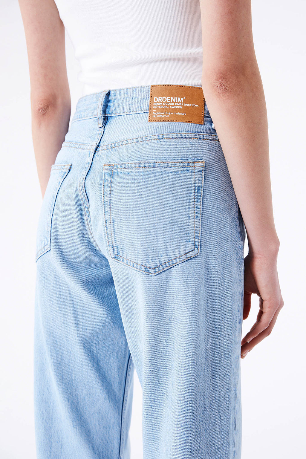 DR DENIM Arch Jeans Stream Light Used by Selfie Leslie Australia