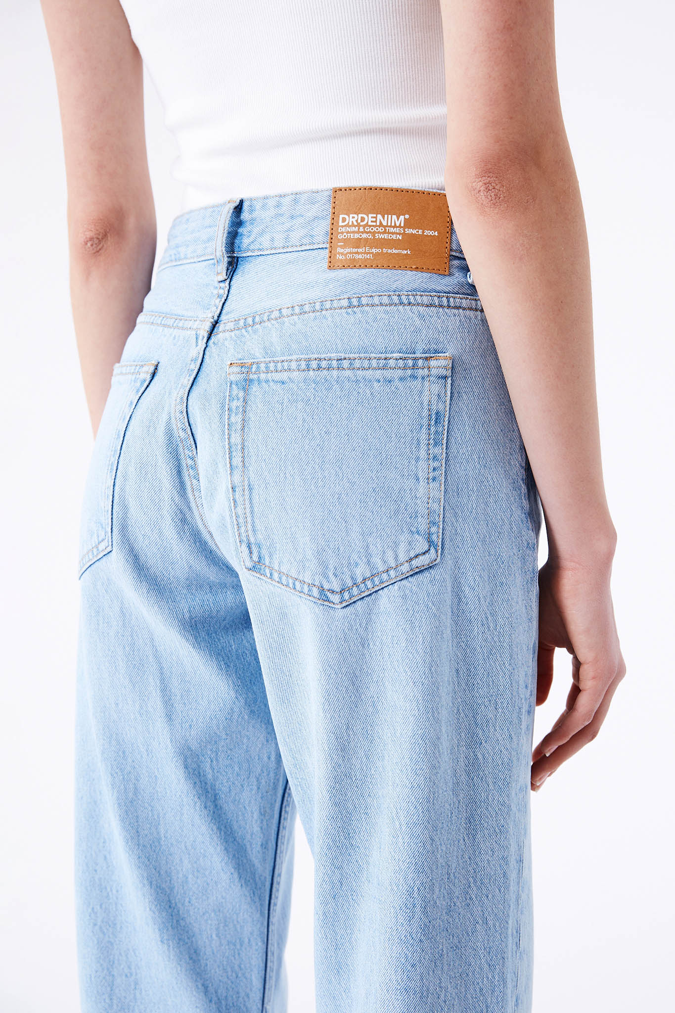 DR DENIM Arch Jeans Stream Light Used by Selfie Leslie Australia