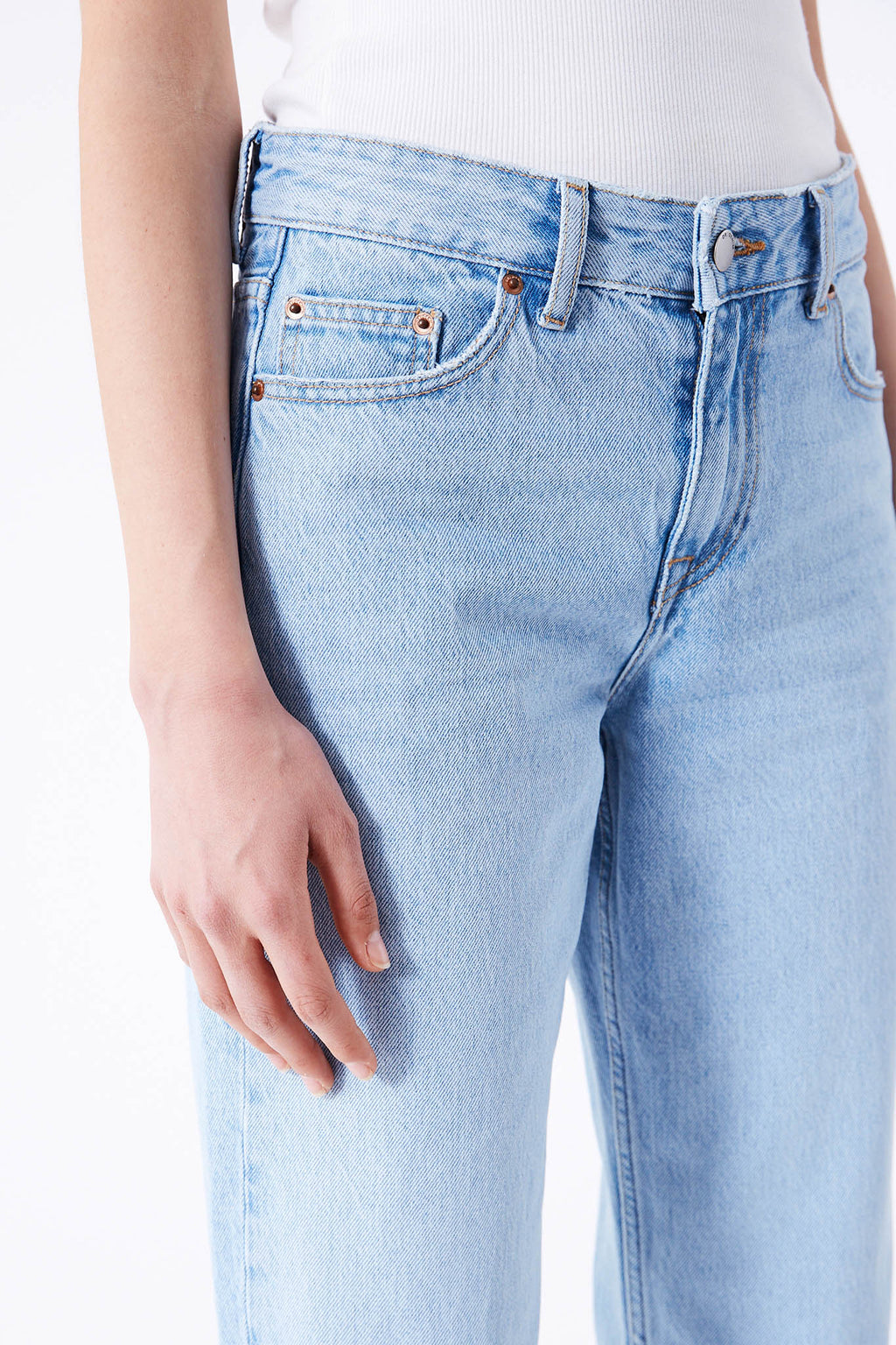 DR DENIM Arch Jeans Stream Light Used by Selfie Leslie Australia