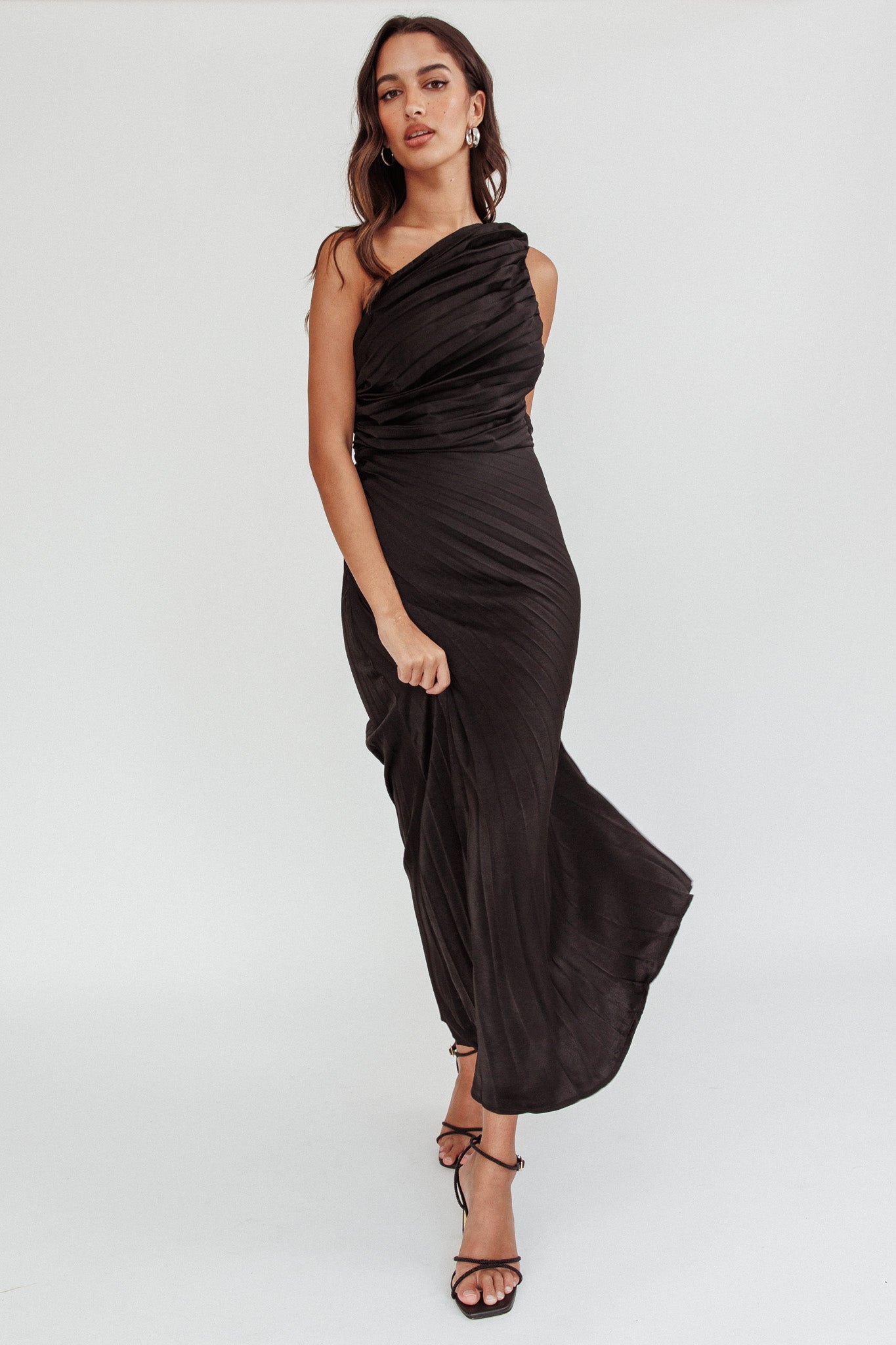 Scarlett One-Shoulder Pleat Maxi Dress Black by Selfie Leslie Australia