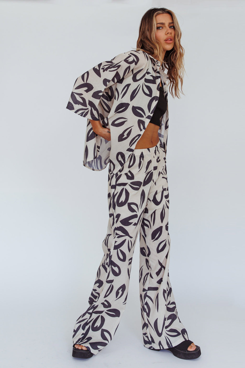 Just A Hunch Pants Leaf Print Beige by Selfie Leslie Australia