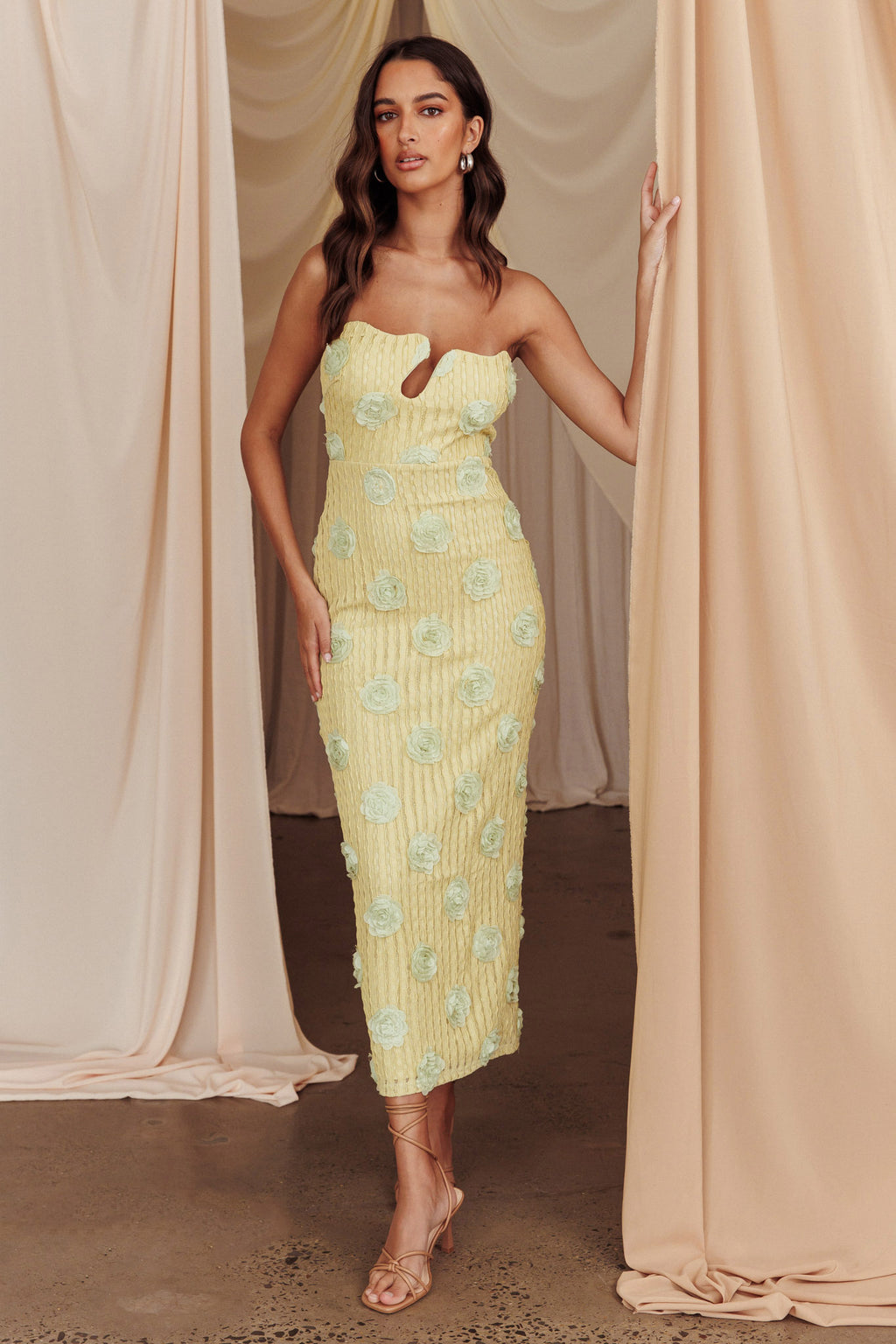 Horizon Strapless Textured Floral Midi Dress Green by Selfie Leslie Australia