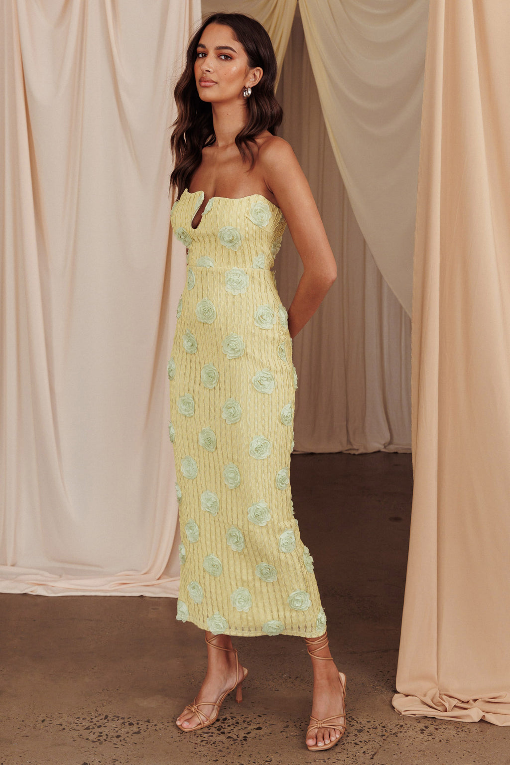 Horizon Strapless Textured Floral Midi Dress Green by Selfie Leslie Australia