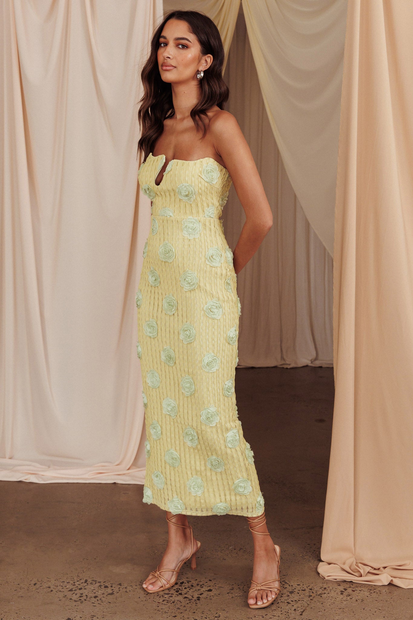 Horizon Strapless Textured Floral Midi Dress Green by Selfie Leslie Australia