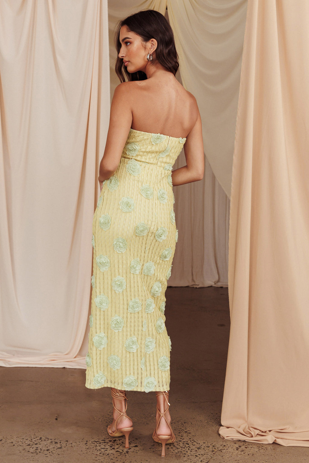 Horizon Strapless Textured Floral Midi Dress Green by Selfie Leslie Australia