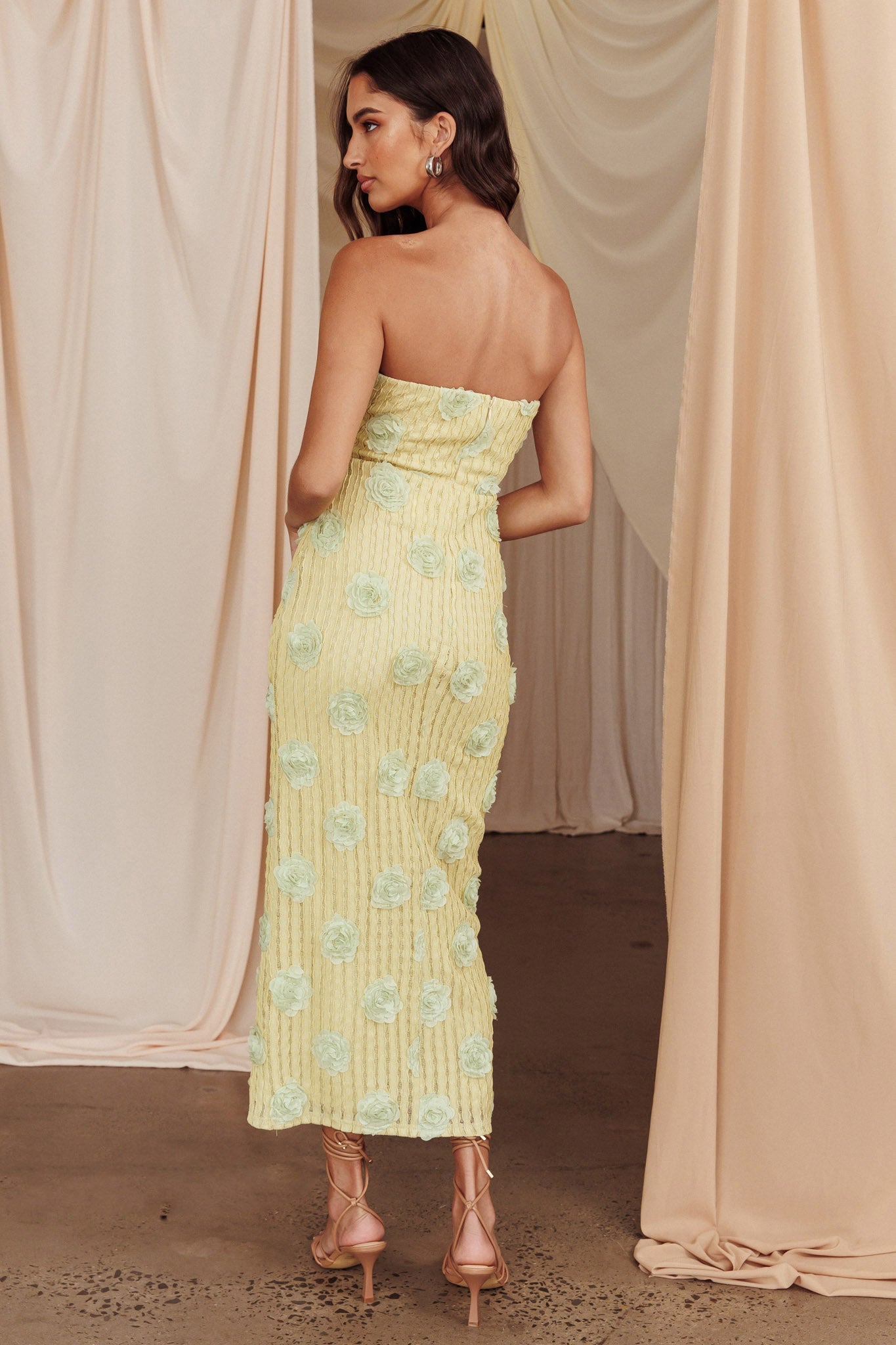 Horizon Strapless Textured Floral Midi Dress Green by Selfie Leslie Australia