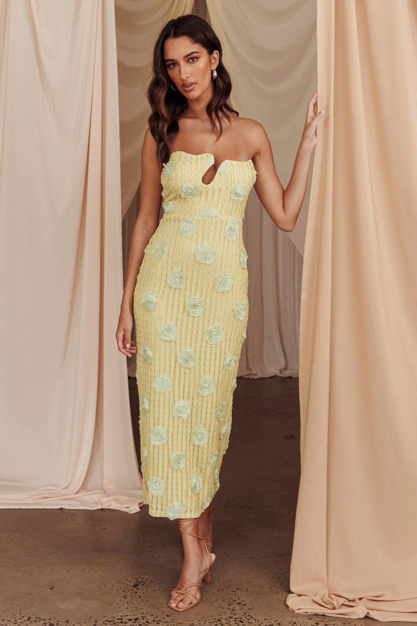 Horizon Strapless Textured Floral Midi Dress Green by Selfie Leslie Australia