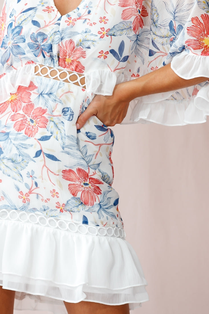 Caspar Batwing Floral Dress White by Selfie Leslie