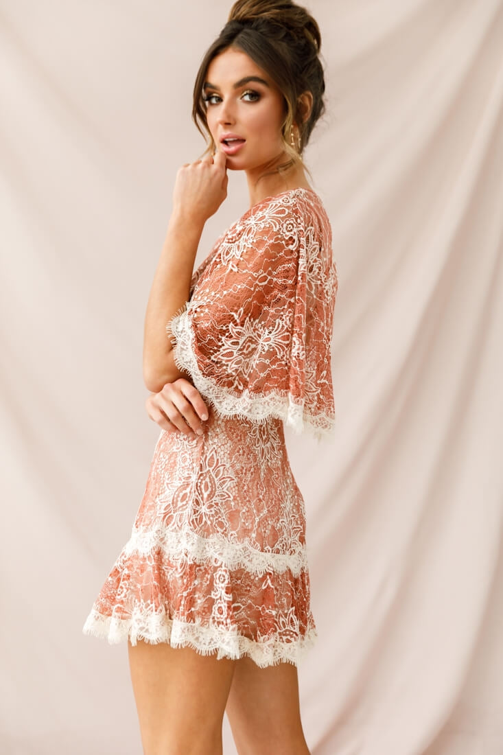 Caspar Batwing Lace Dress Rose/Beige by Selfie Leslie