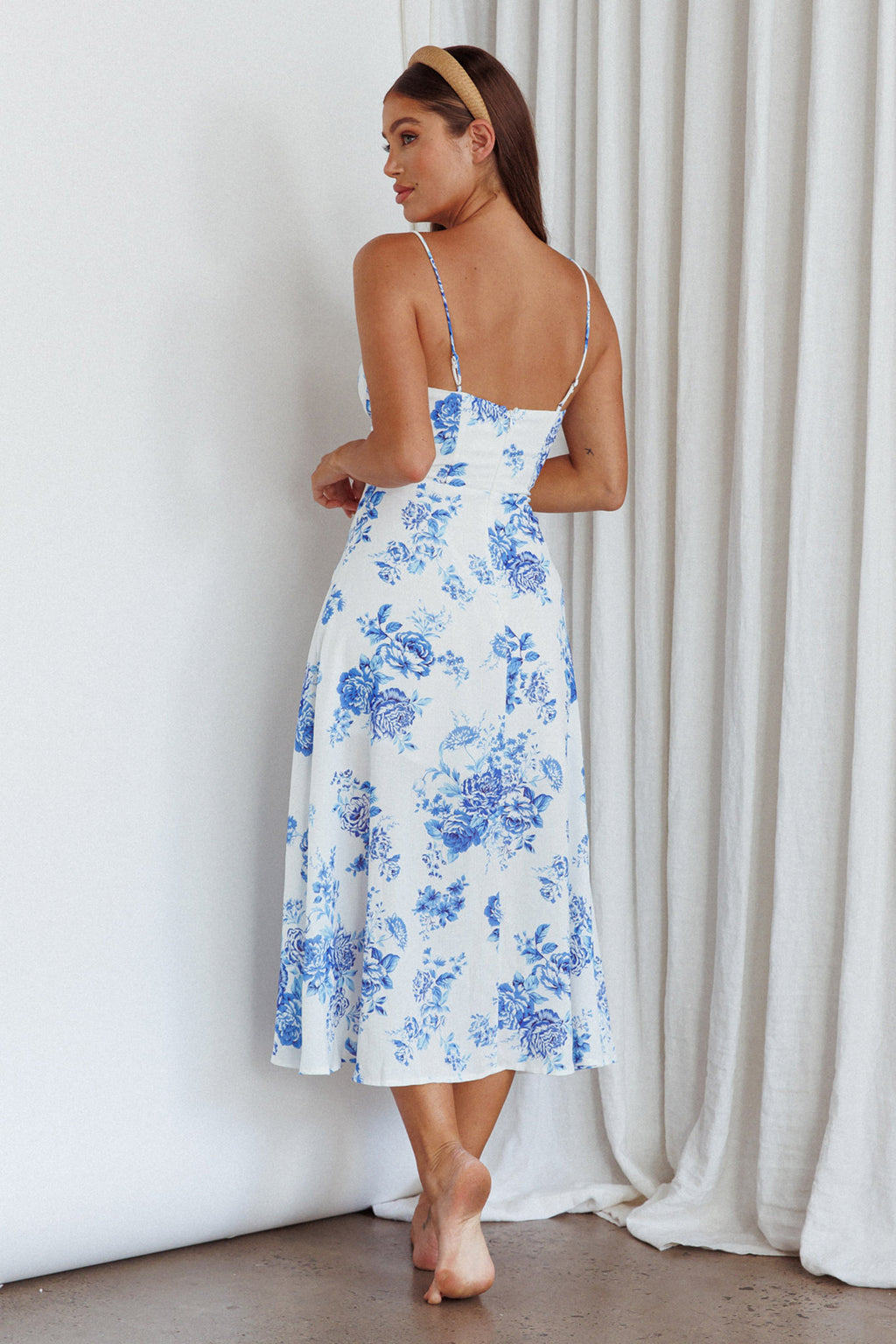 Mi Vida Sweetheart Neckline Midi Dress Floral Blue by Selfie Leslie Australia