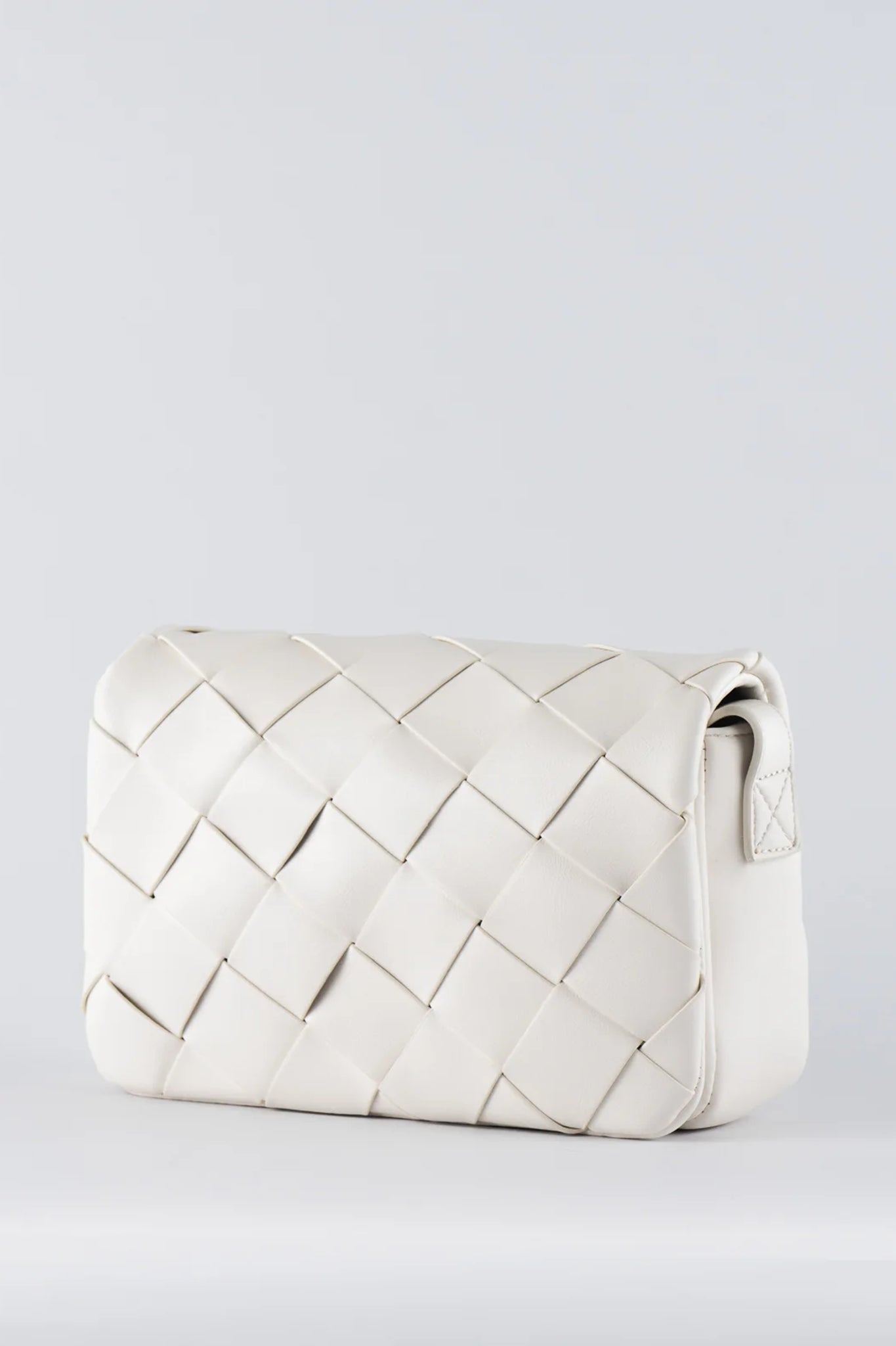 TEN TONES Azure Weave Bag White by Selfie Leslie Australia