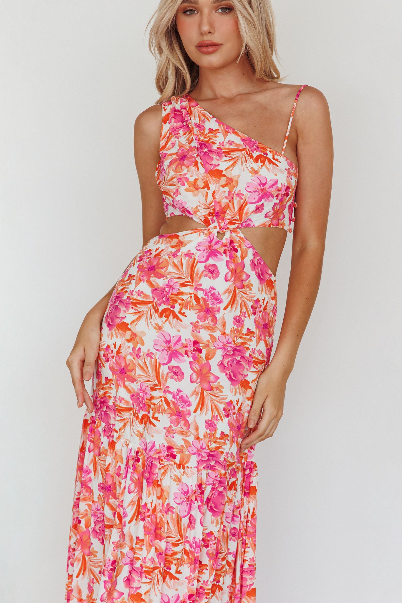 Pink Waist Cut-Out Maxi Dress with Fringe Trim – Sleeveless Backless Body-con Gown for Paries