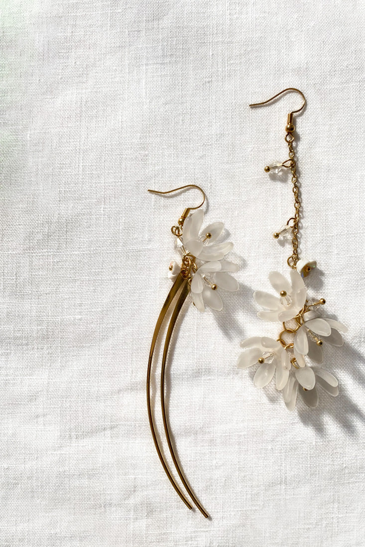 Willah Cascading Flower Bead Earrings White by Selfie Leslie