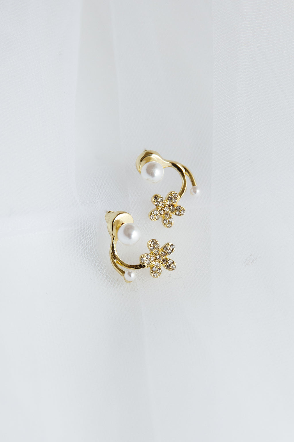 Dakota Pearl Earrings Gold by Selfie Leslie Australia