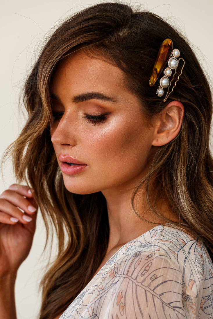 Anthea Pearl And Tan Clip Trio by Selfie Leslie