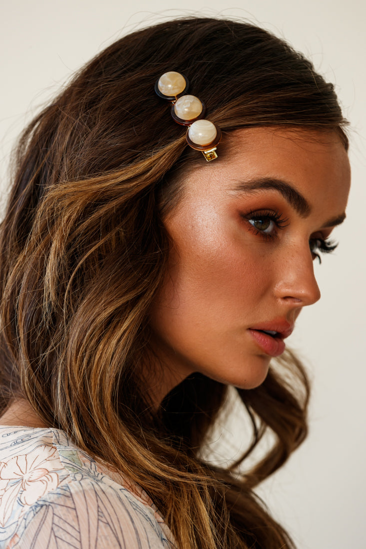 Moorea Marbled Acrylic Clip Beige by Selfie Leslie