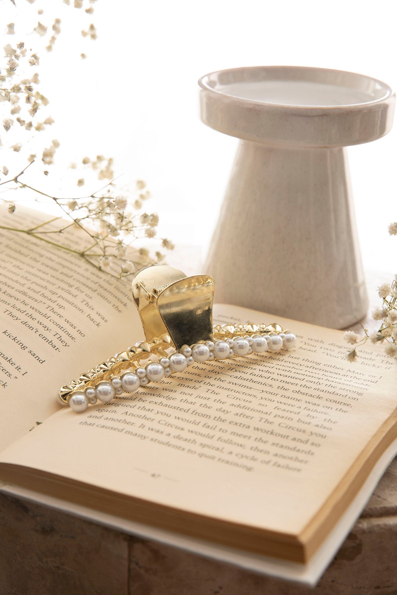 Molly Pearl Claw Clip Gold by Selfie Leslie