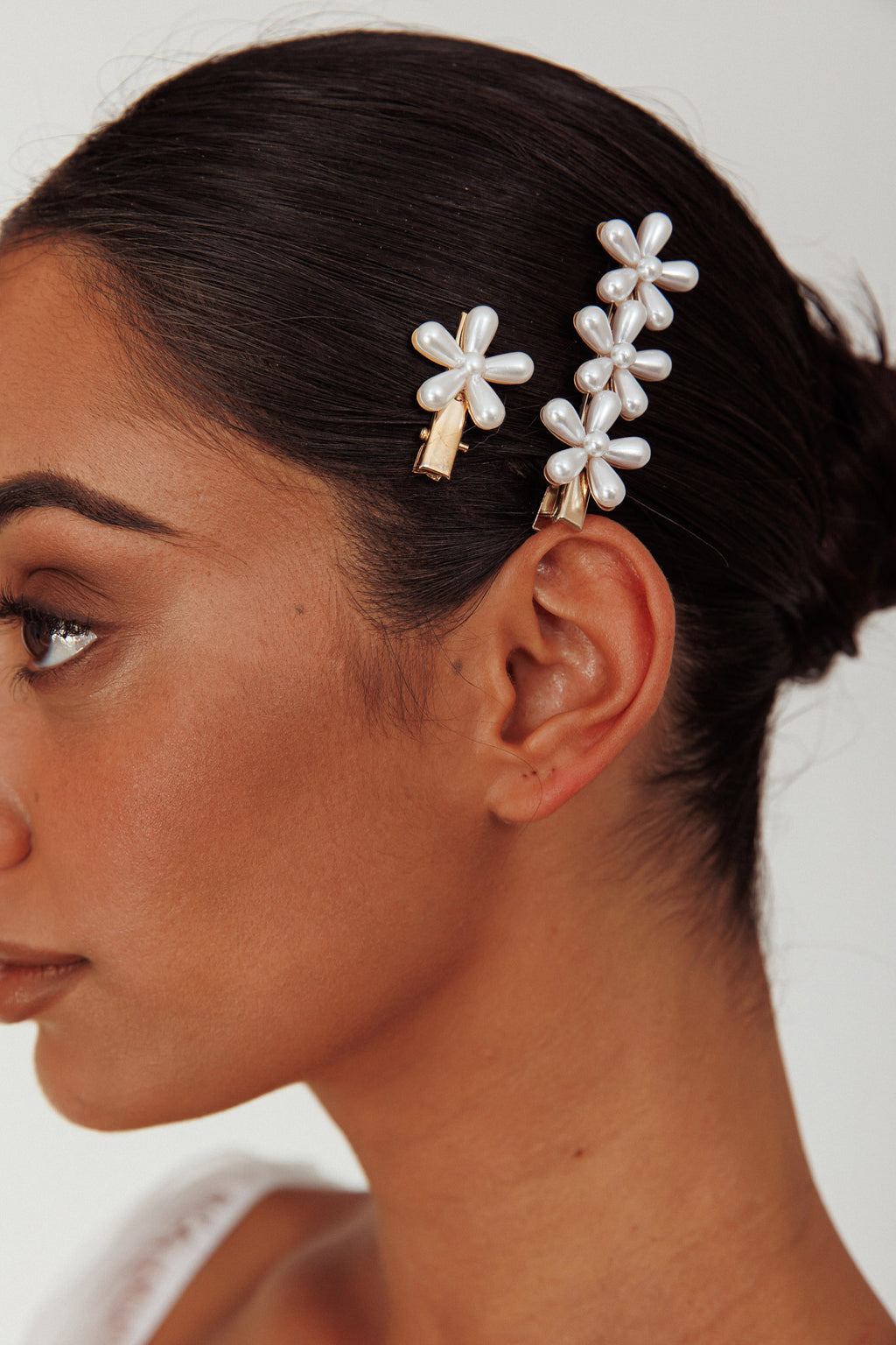 Aurelia Pearl Flower Hairclip Set by Selfie Leslie Australia