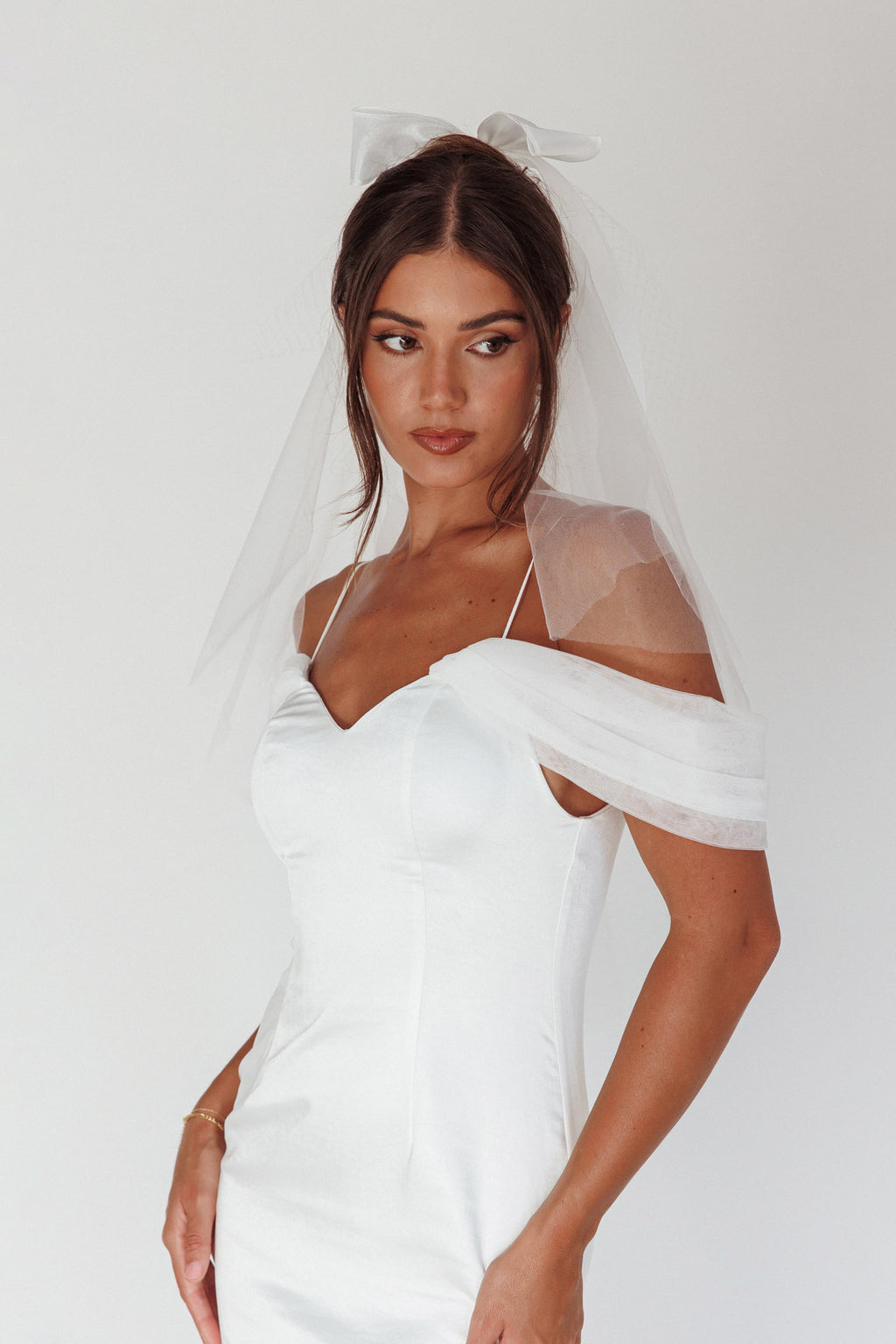 Evelyn Bow & Fishnet Bridal Veil White by Selfie Leslie Australia