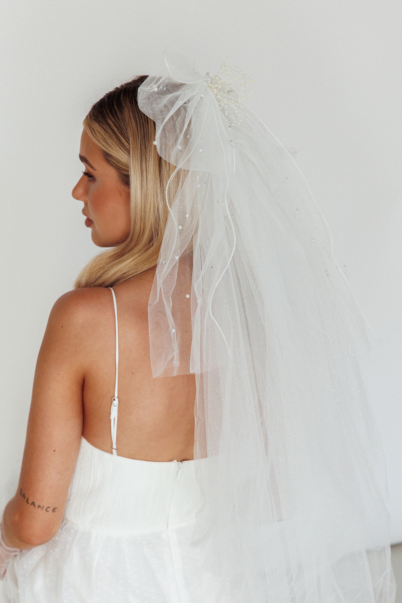 Isa Glitter & Pearl Veil White by Selfie Leslie Australia