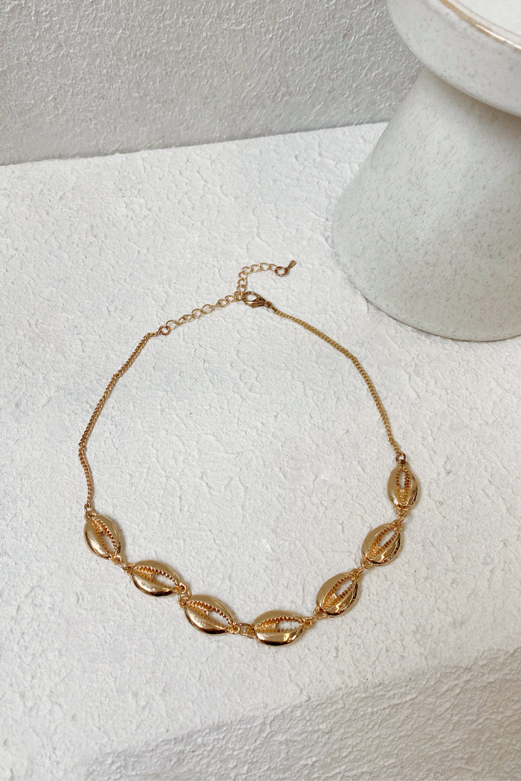 Fiji Gold Shell Chain Necklace by Selfie Leslie