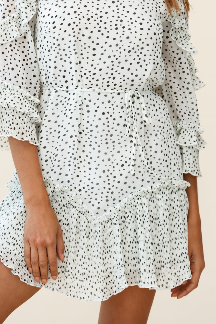 Yours Sincerely Three-Quarter Sleeve Accordion Pleat Dress Speckle Print White by Selfie Leslie