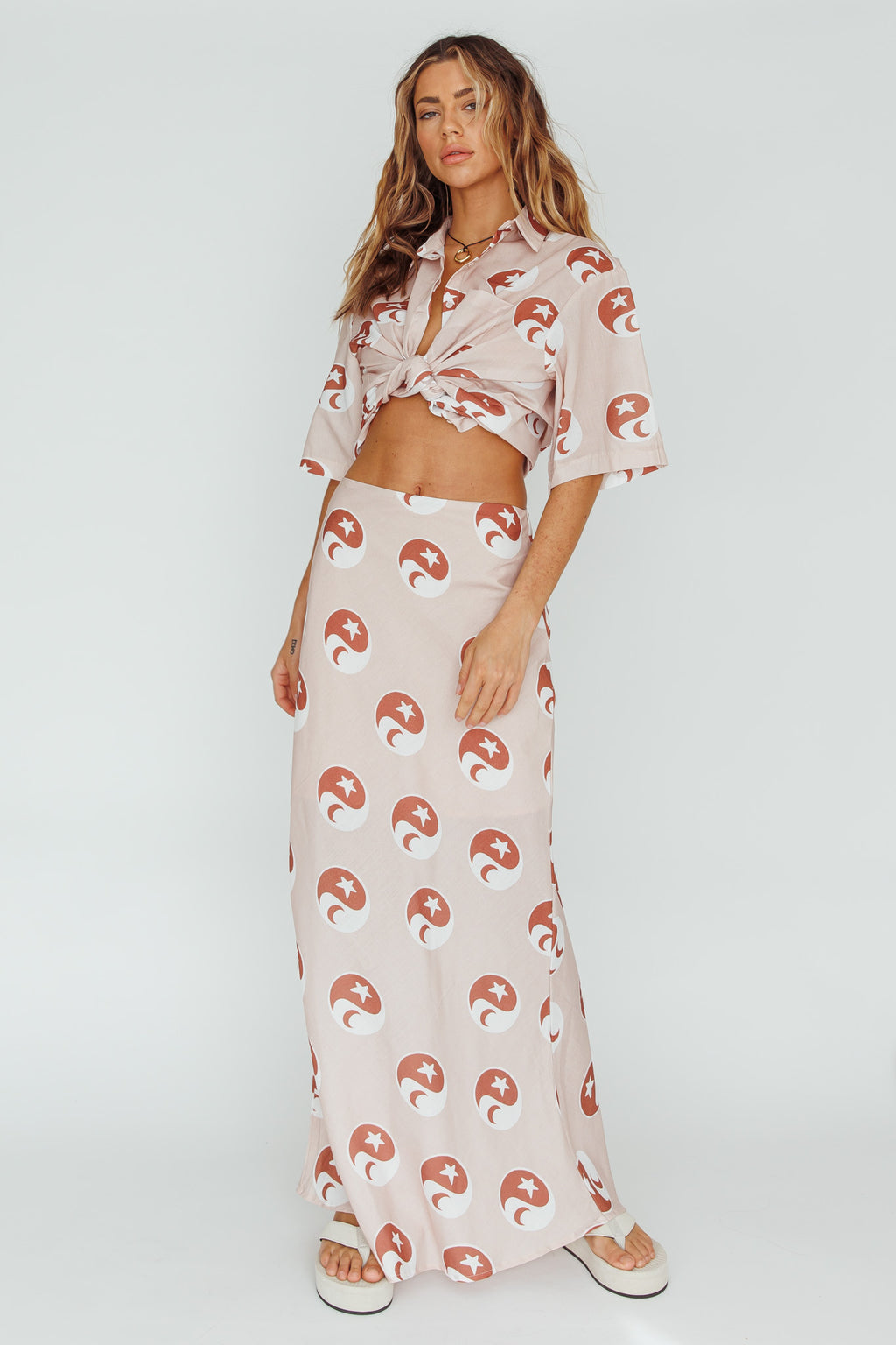 Just A Hunch Button Shirt Yin Yang Rose by Selfie Leslie Australia