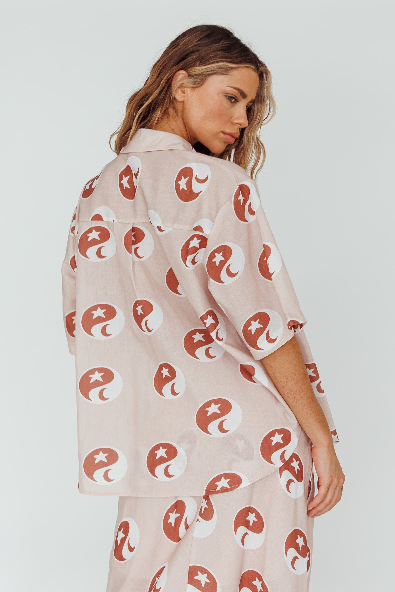 Just A Hunch Button Shirt Yin Yang Rose by Selfie Leslie Australia